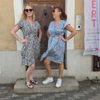 Robe courte motifs fleurs