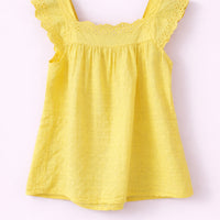 Top jaune avec broderie anglaise