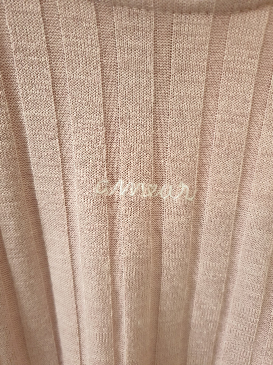 Pull fin brodé "amour" Maëlya