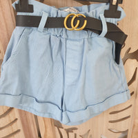 Short bouffant avec ceinture