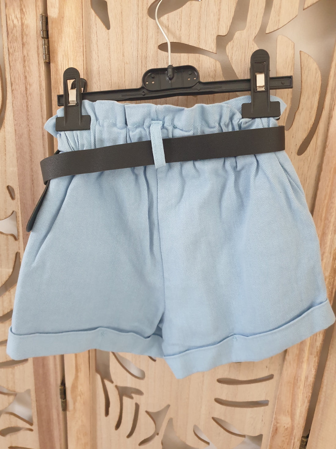 Short bouffant avec ceinture