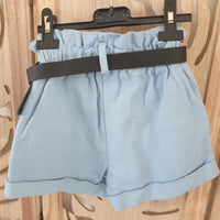 Short bouffant avec ceinture