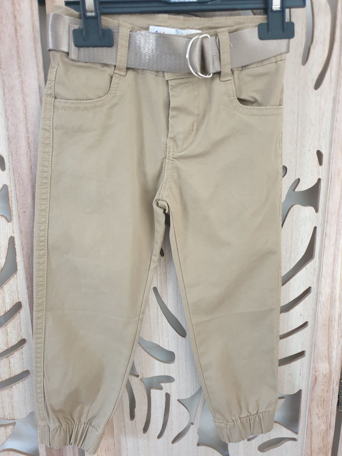 Cargot beige avec ceinture