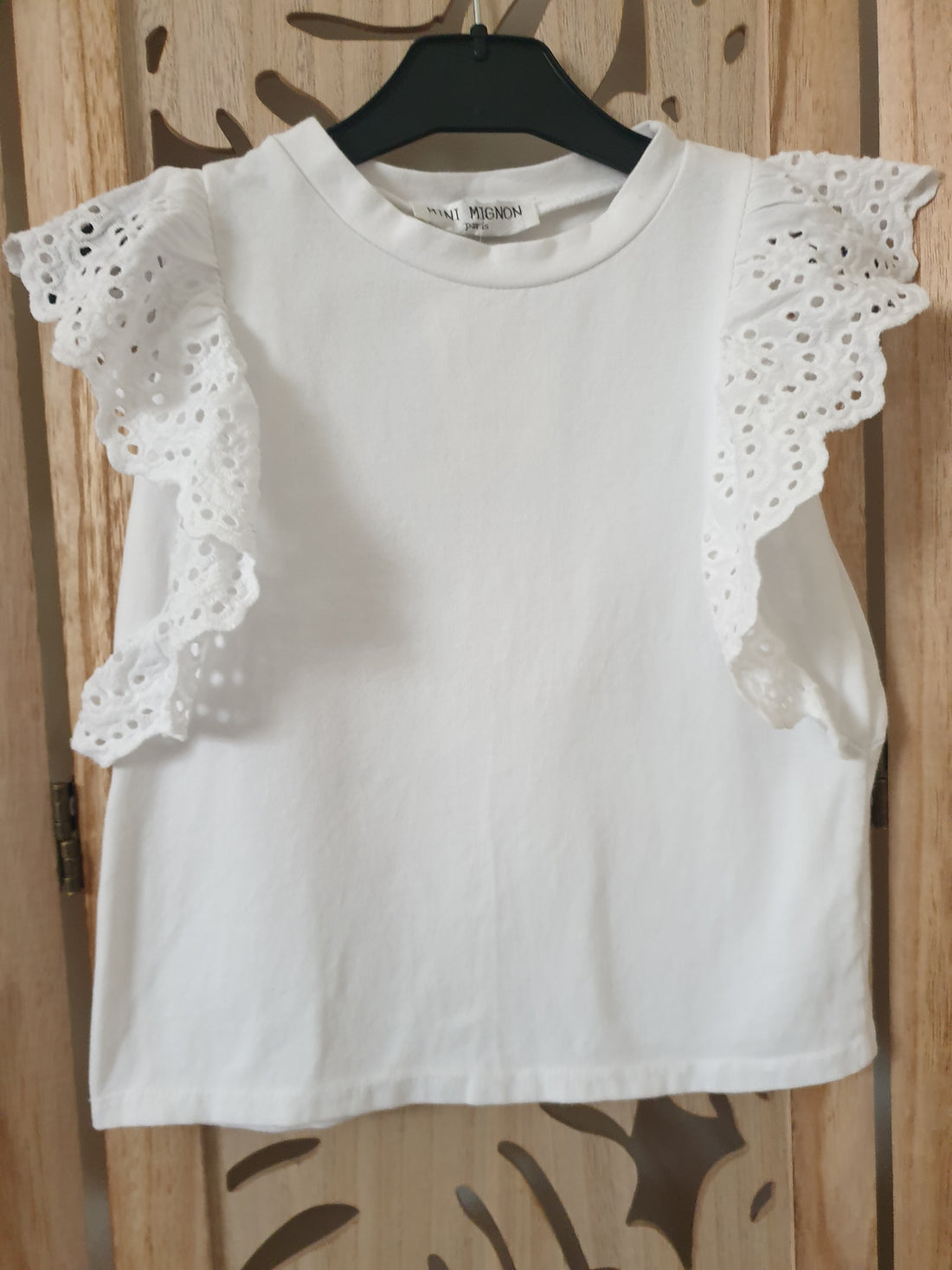 T-shirt avec broderie anglaise