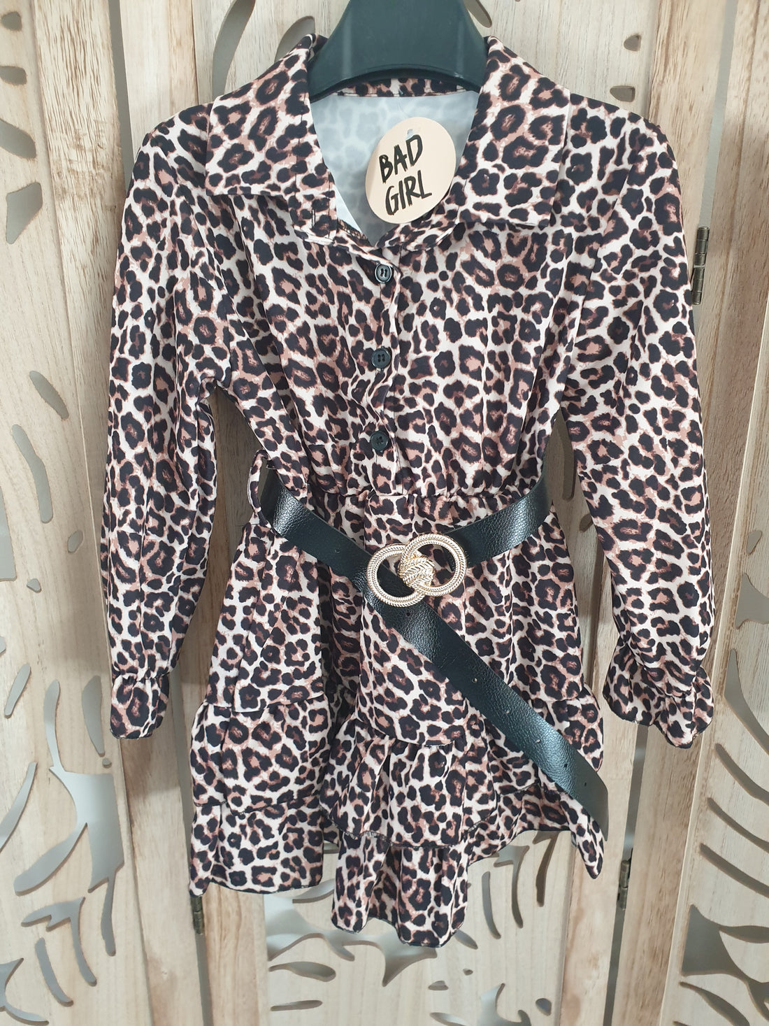 Robe léopard avec ceinture