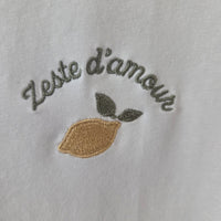 T-shirt blanc avec broderie « Zeste d’Amour » (Fille)