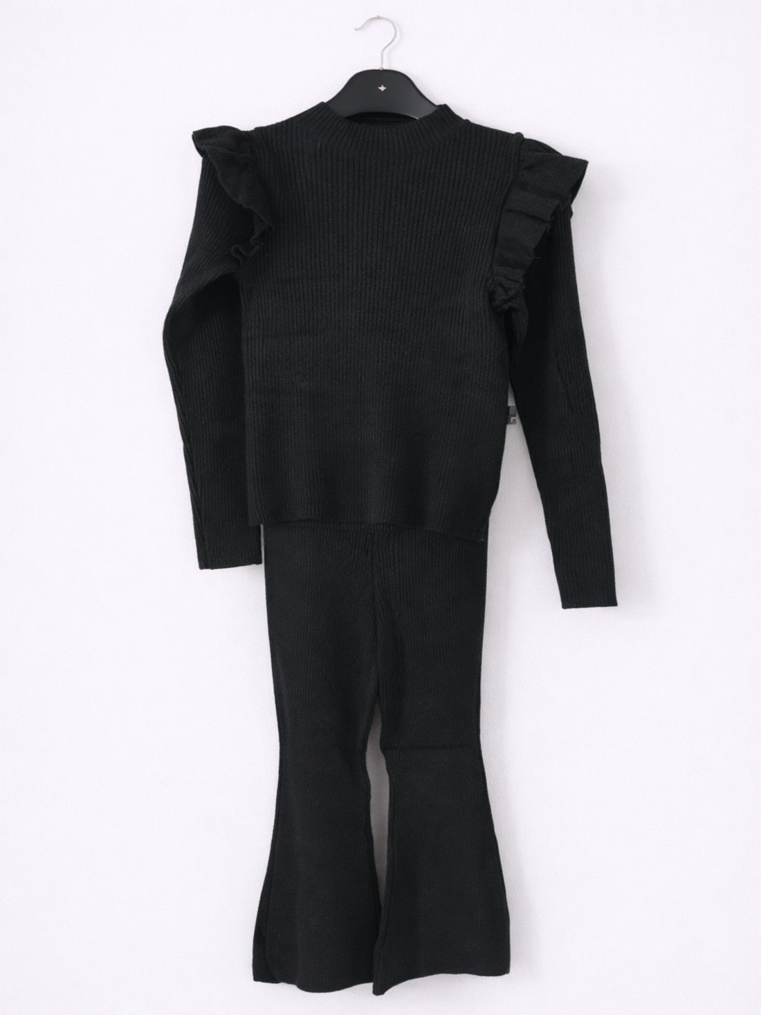 Ensemble en maille pull à volants et pantalon flare