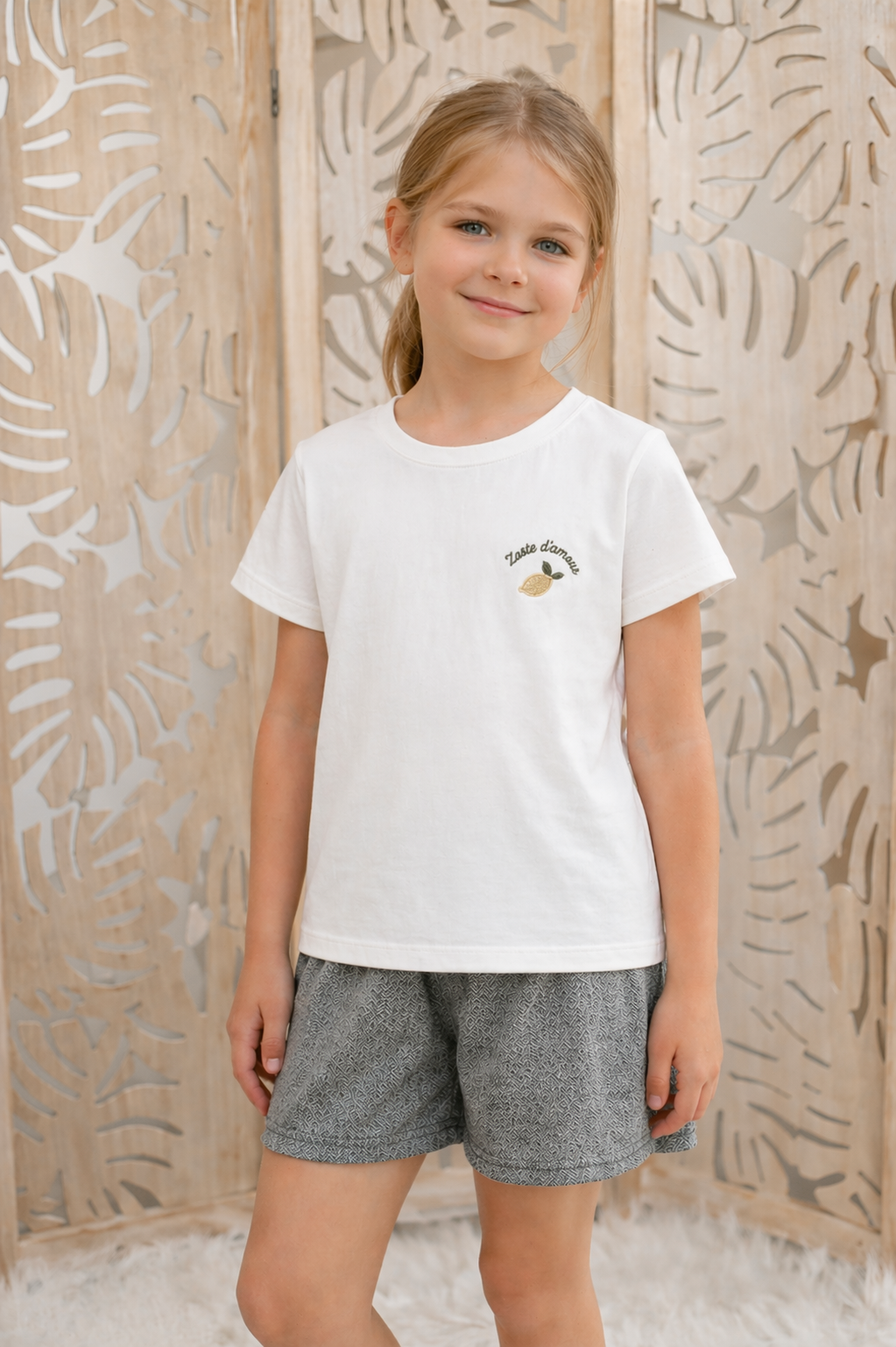 T-shirt blanc avec broderie « Zeste d’Amour » (Fille)