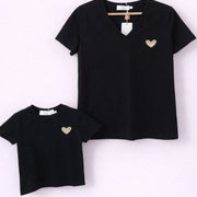 T-shirt noir coeur brodé doré maman
